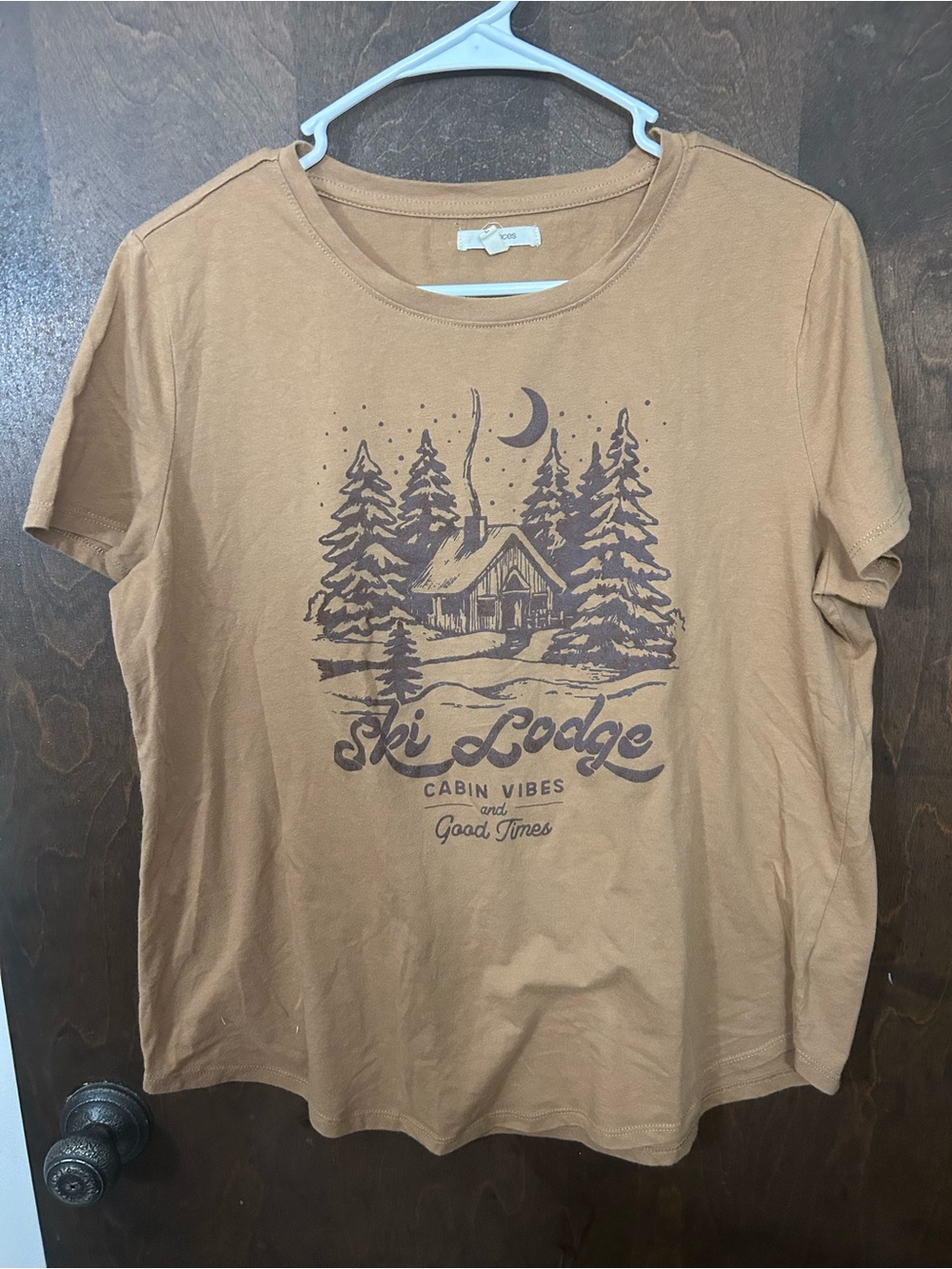 Maurice’s Ski Lodge Cabin Vibe Brown Graphic Tee size L